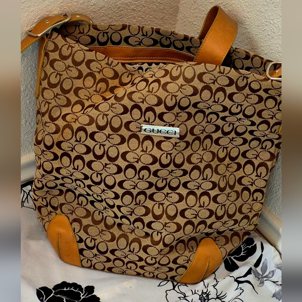 Gucci tote bag